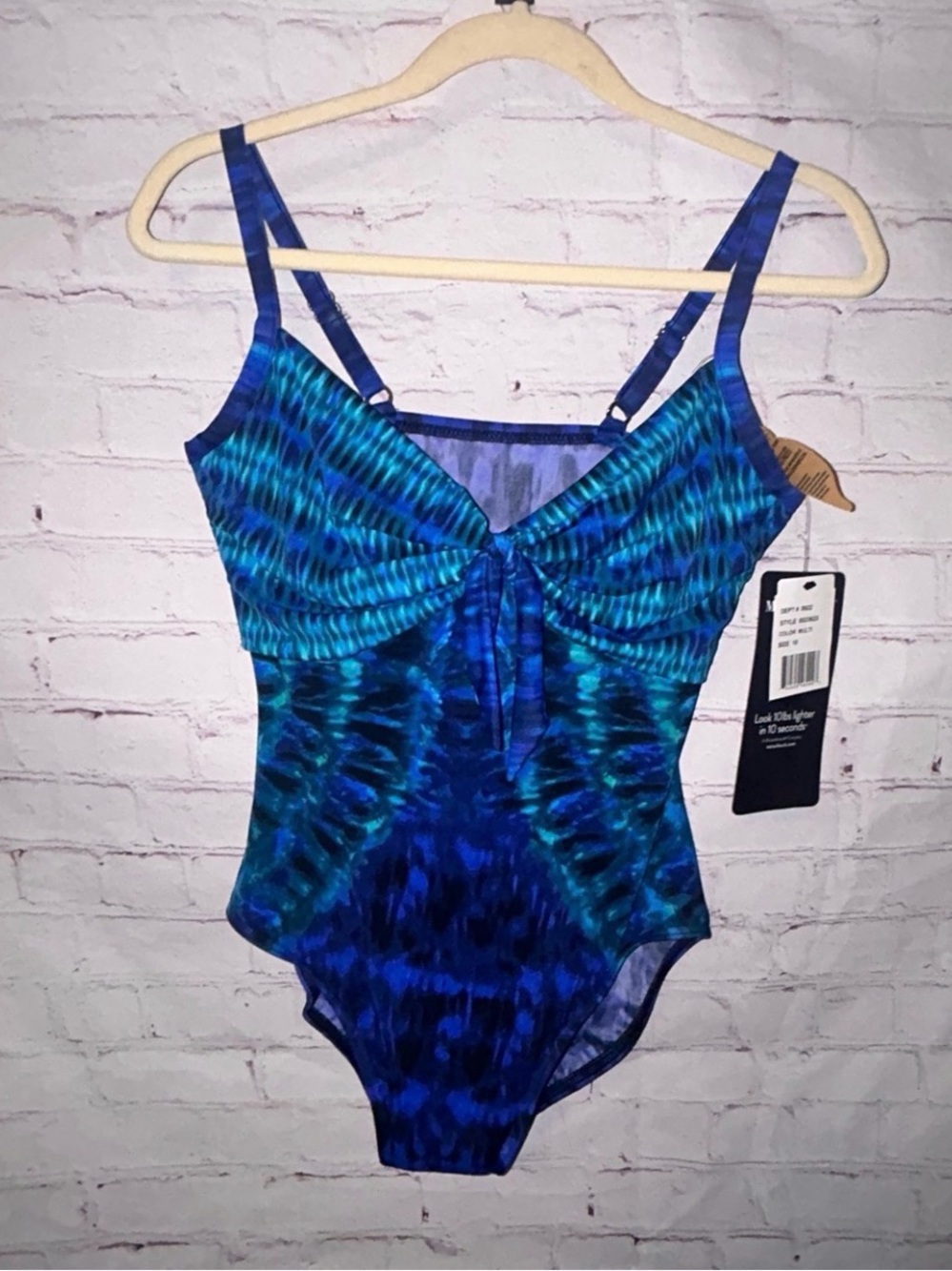 Miraclesuit The Beach Goes On Pin Up Swimsuit size 10 NWT
